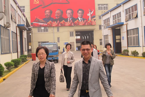 �й��ζ��^(q��)ί�y(t��ng)��(zh��n)�������L���й��ζ��^(q��)����(li��n)�h�M��ӛ��N(y��n)��Ůʿ���ҏS�����L������ͬ��ҕ���������